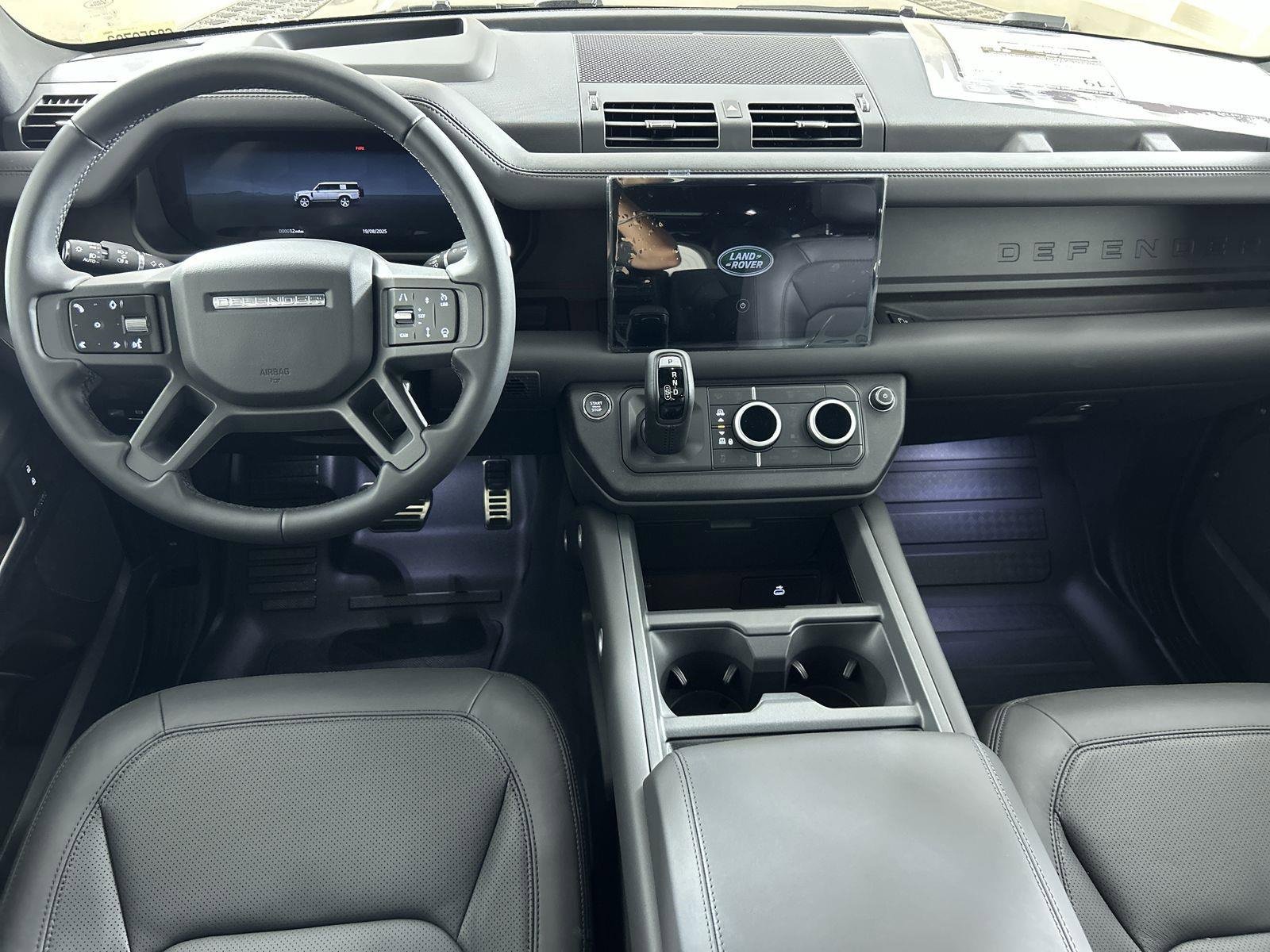 New 2025 Land Rover Defender 130 X-Dynamic SE image 10