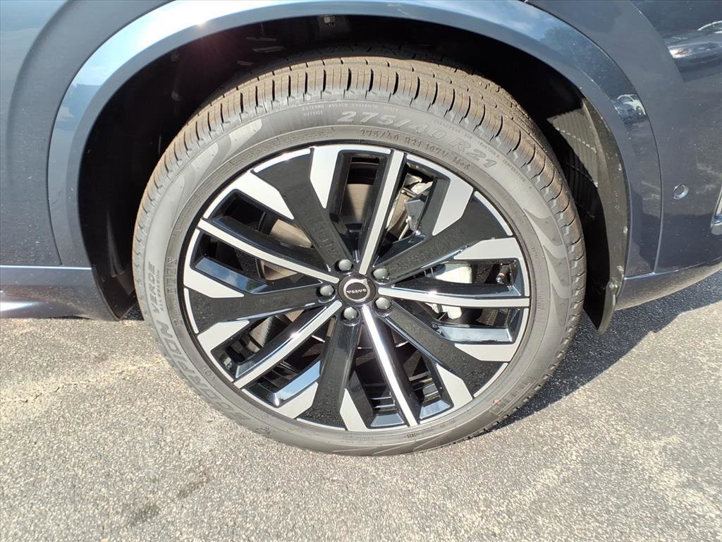 New 2026 Volvo XC90 B6 Plus w/ Protection Package Premier image 11