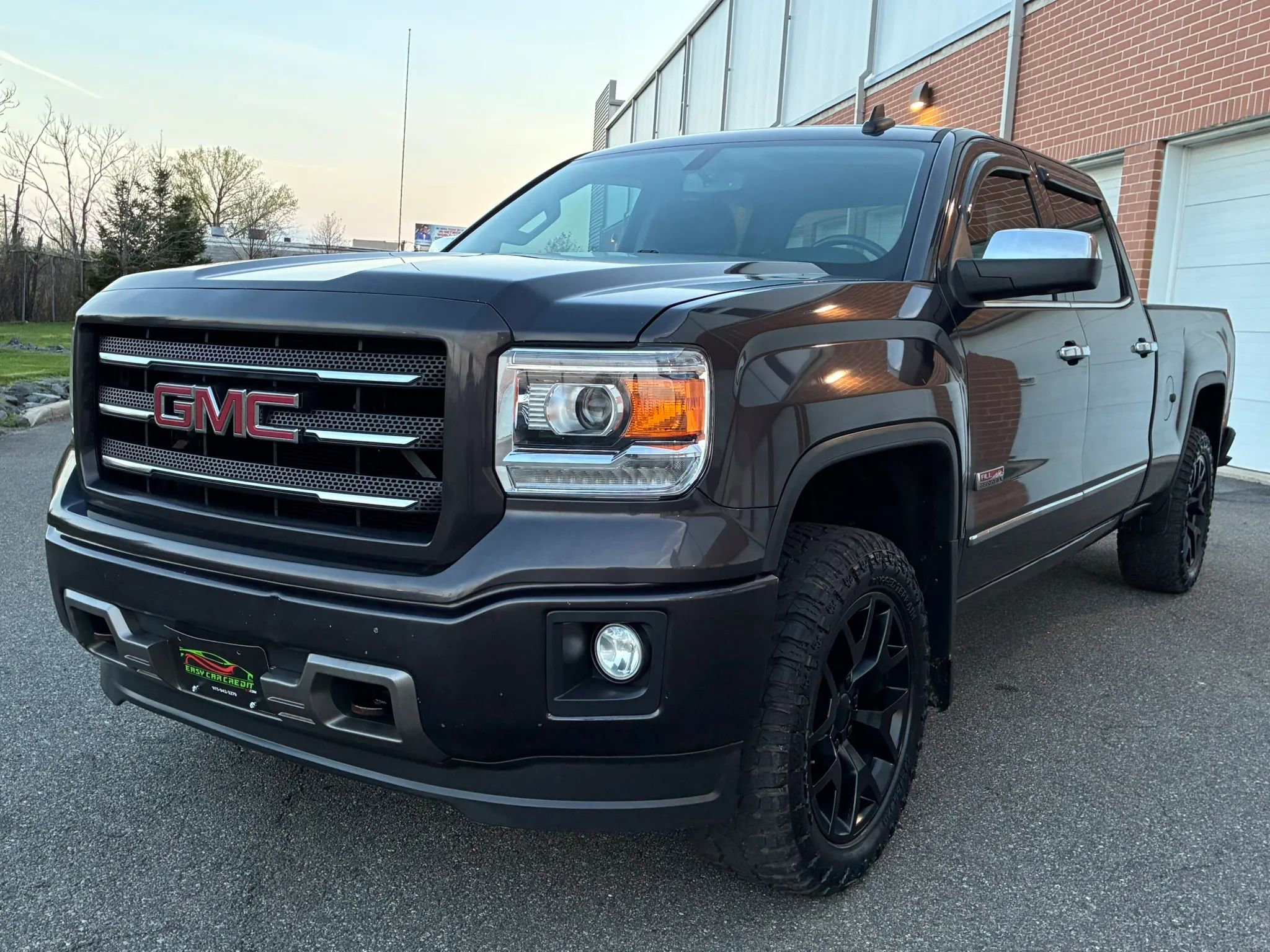 Used 2015 GMC Sierra 1500 SLE image 1