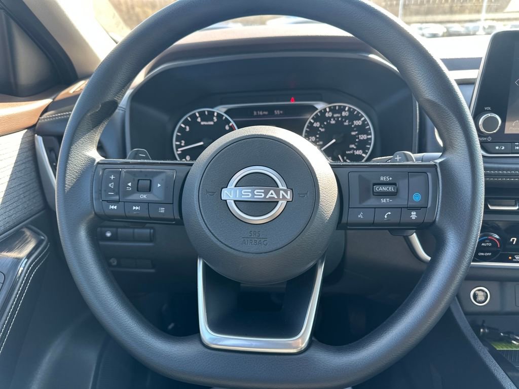 Used 2023 Nissan Rogue SV image 10