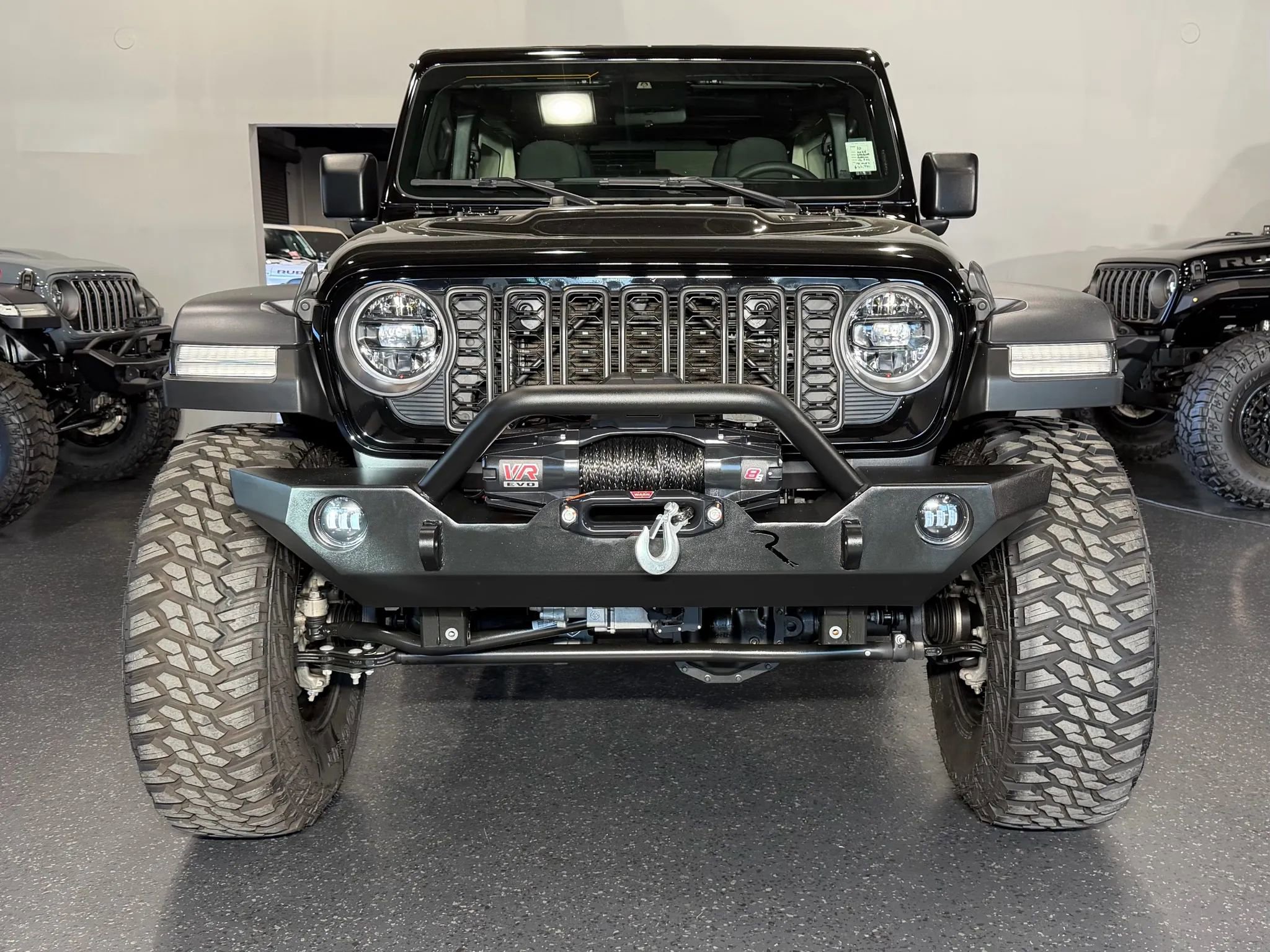Used 2024 Jeep Wrangler Unlimited Rubicon image 3