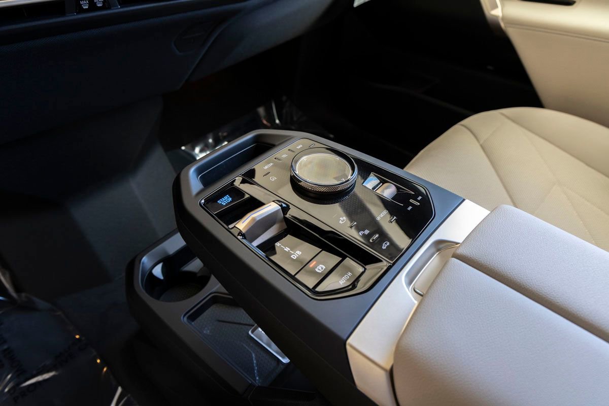 New 2026 BMW iX xDrive45 image 17