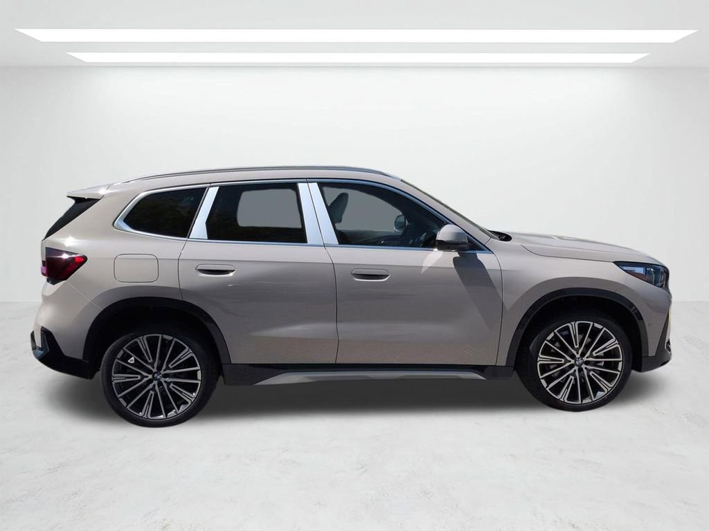 New 2026 BMW X1 xDrive28i image 3