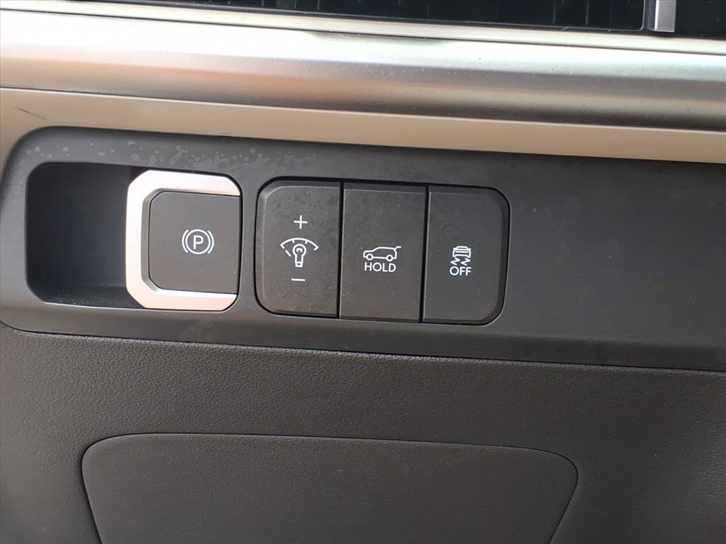 Used 2024 Hyundai Santa Fe SEL FWD image 18