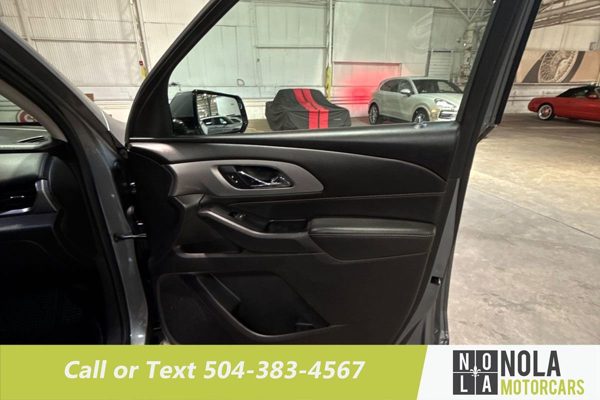 Used 2020 Chevrolet Traverse LT image 27