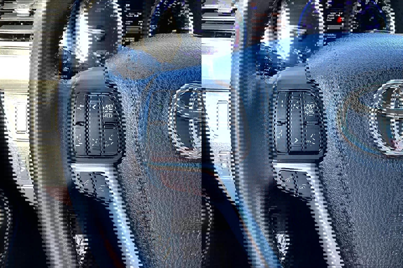 Used 2018 Toyota Highlander XLE image 23