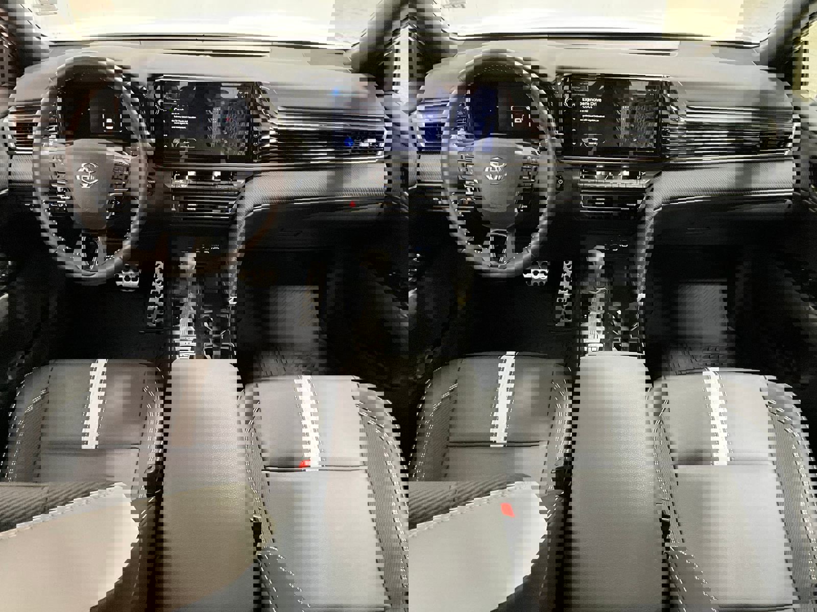 Used 2025 Toyota Camry LE image 15