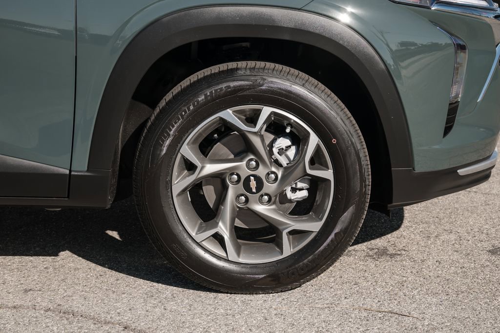 New 2026 Chevrolet Trax LT w/ Driver Confidence Package FWD image 12