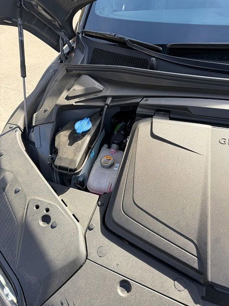 Used 2023 Genesis GV60 Performance image 13