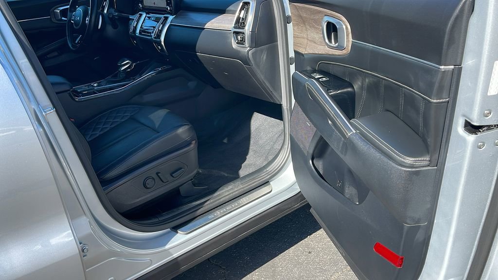 Used 2022 Kia Sorento SX Prestige image 35