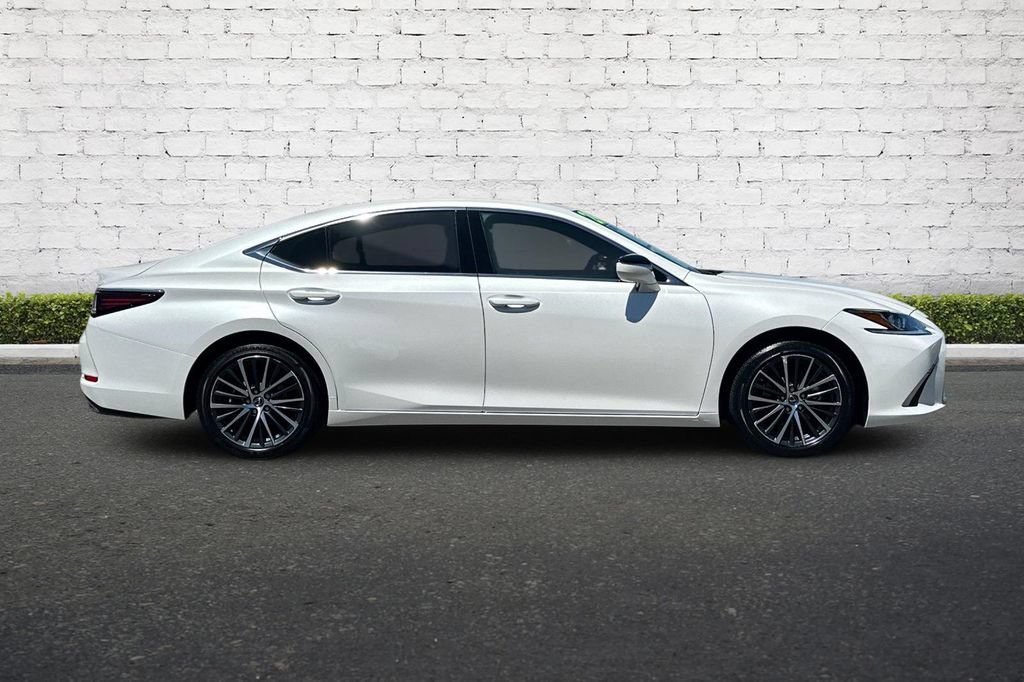 Used 2024 Lexus ES 350 w/ Premium Package FWD image 3
