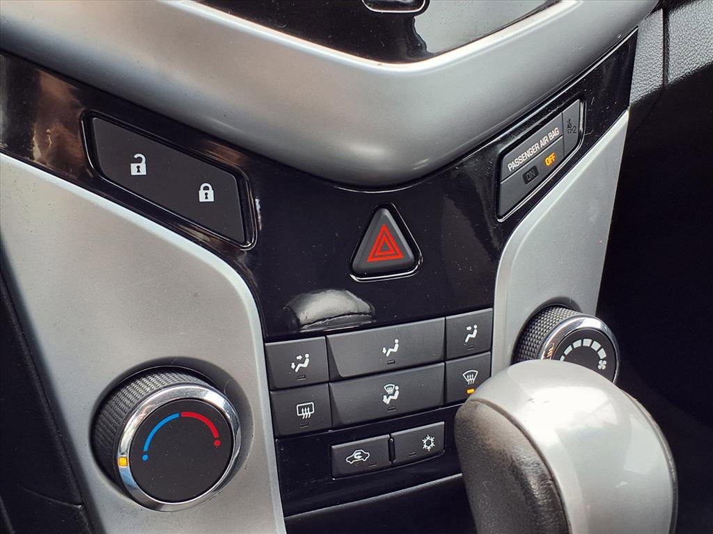 Used 2014 Chevrolet Cruze LT image 11