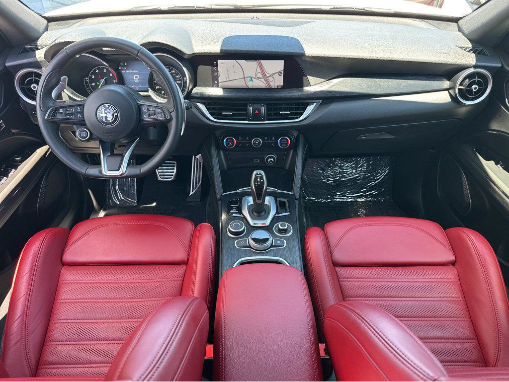 Used 2023 Alfa Romeo Stelvio Sprint RWD image 3