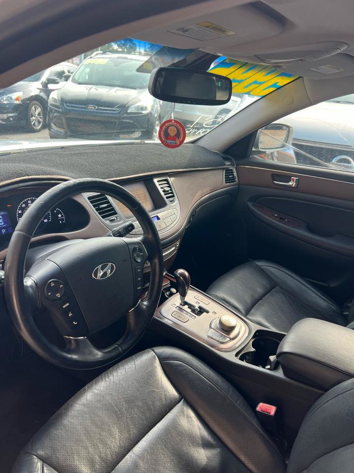 Used 2009 Hyundai Genesis 3.8 w/ Technology Pkg 4 RWD image 13