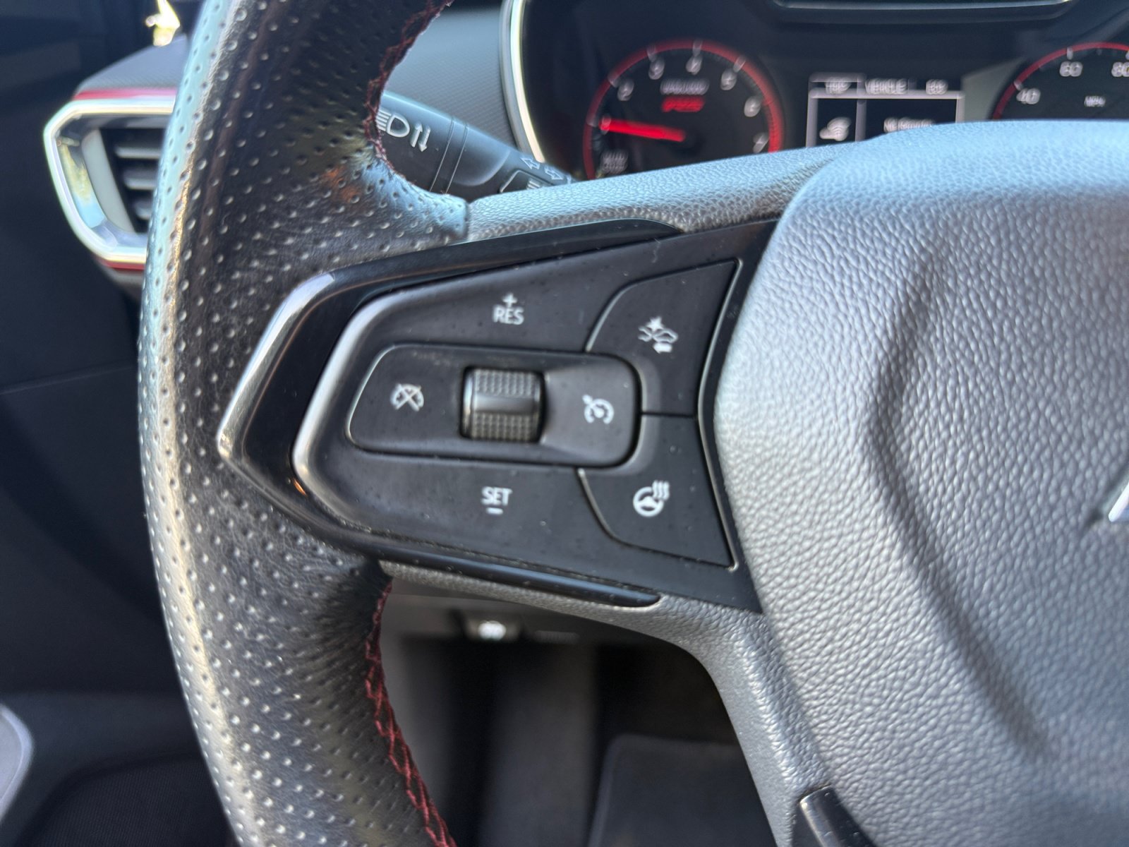 Used 2023 Chevrolet TrailBlazer RS AWD/4WD image 27