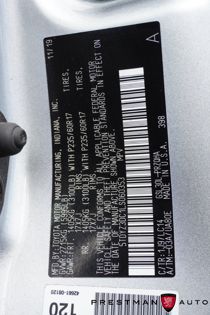 Used 2020 Toyota Sienna XLE w/ XLE Navigation Package FWD image 24