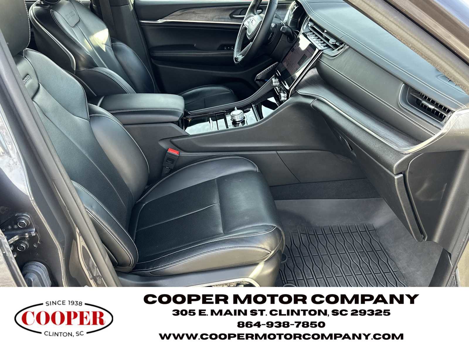 Used 2022 Jeep Grand Cherokee Overland w/ Advanced Protech Group III image 13