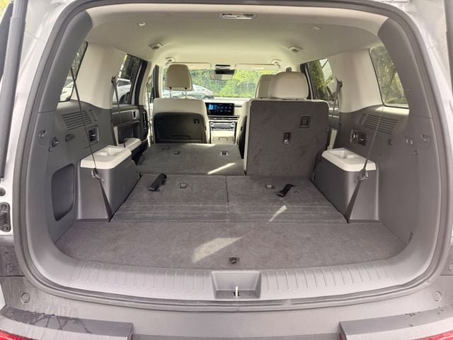 Used 2025 Hyundai Santa Fe SEL FWD image 11