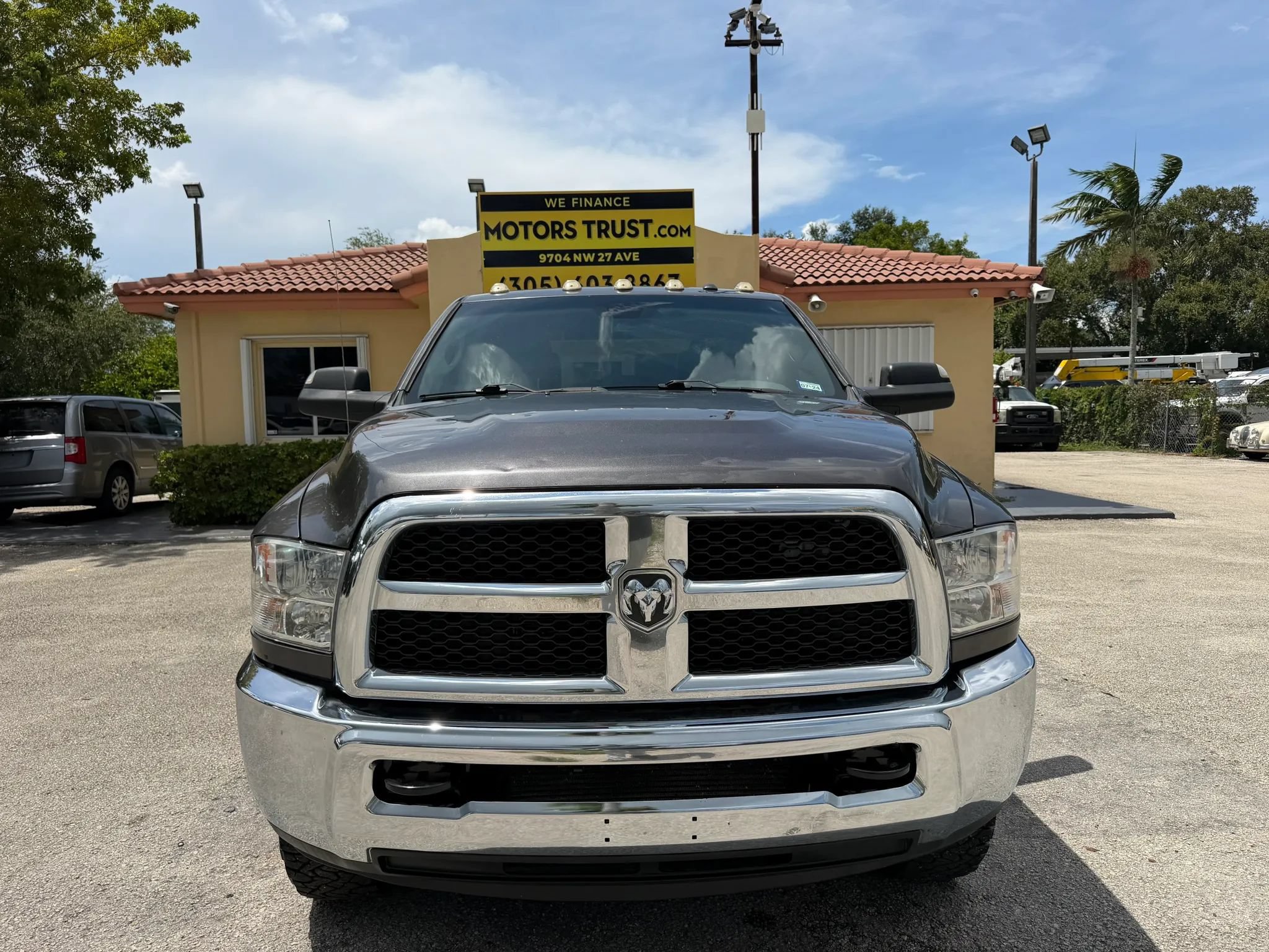 Used 2018 RAM 2500 Tradesman w/ Chrome Appearance Group AWD/4WD image 8