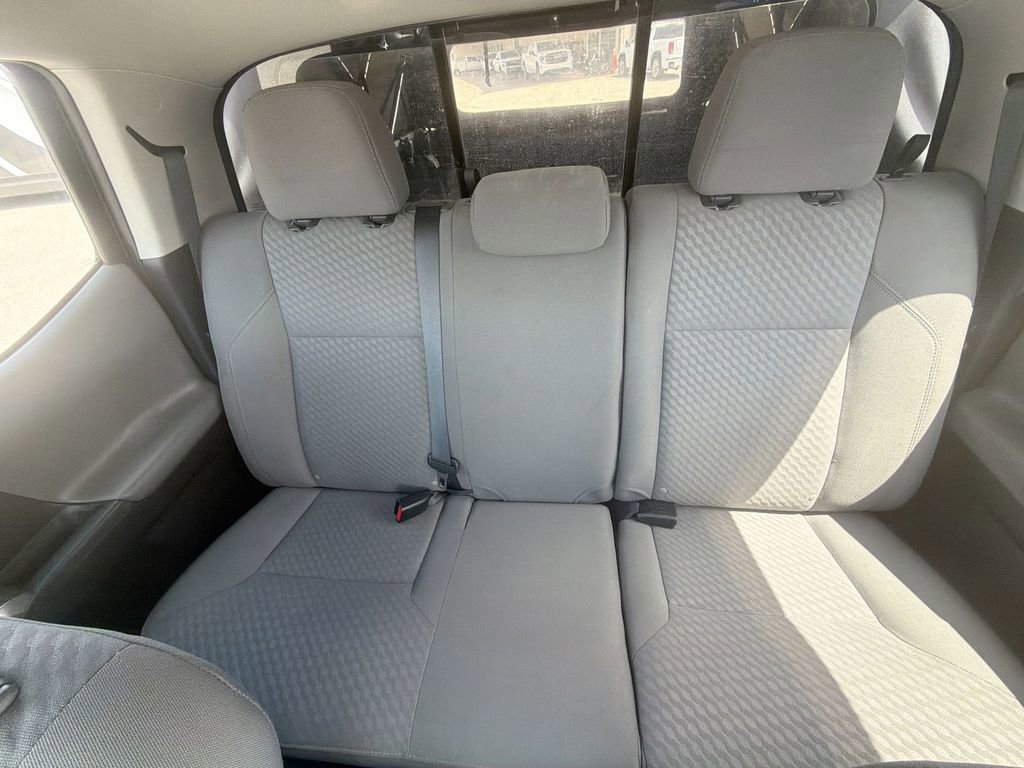 Used 2020 Toyota Tacoma SR5 AWD/4WD image 13