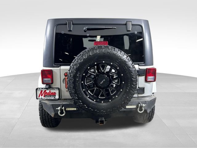 Used 2012 Jeep Wrangler Unlimited Sahara w/ Connectivity Group image 6