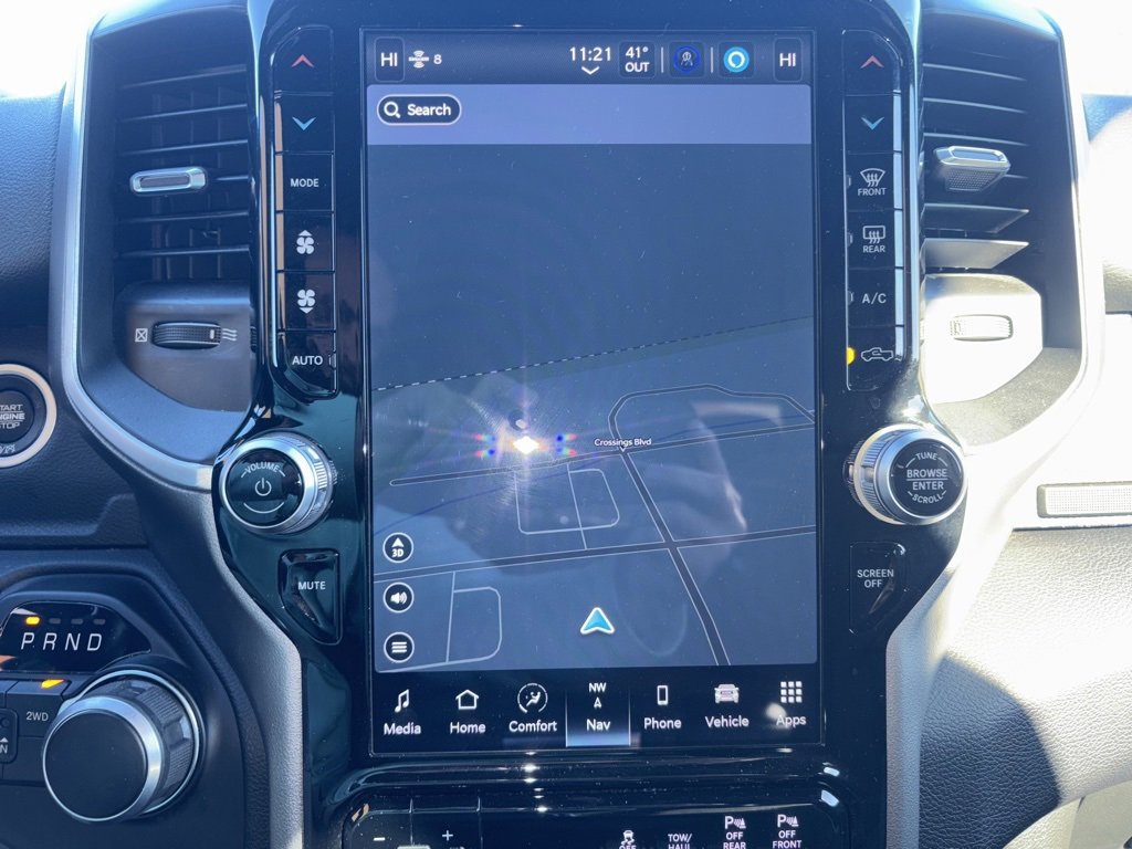 Used 2024 RAM 2500 Big Horn w/ Sport Appearance Package image 18