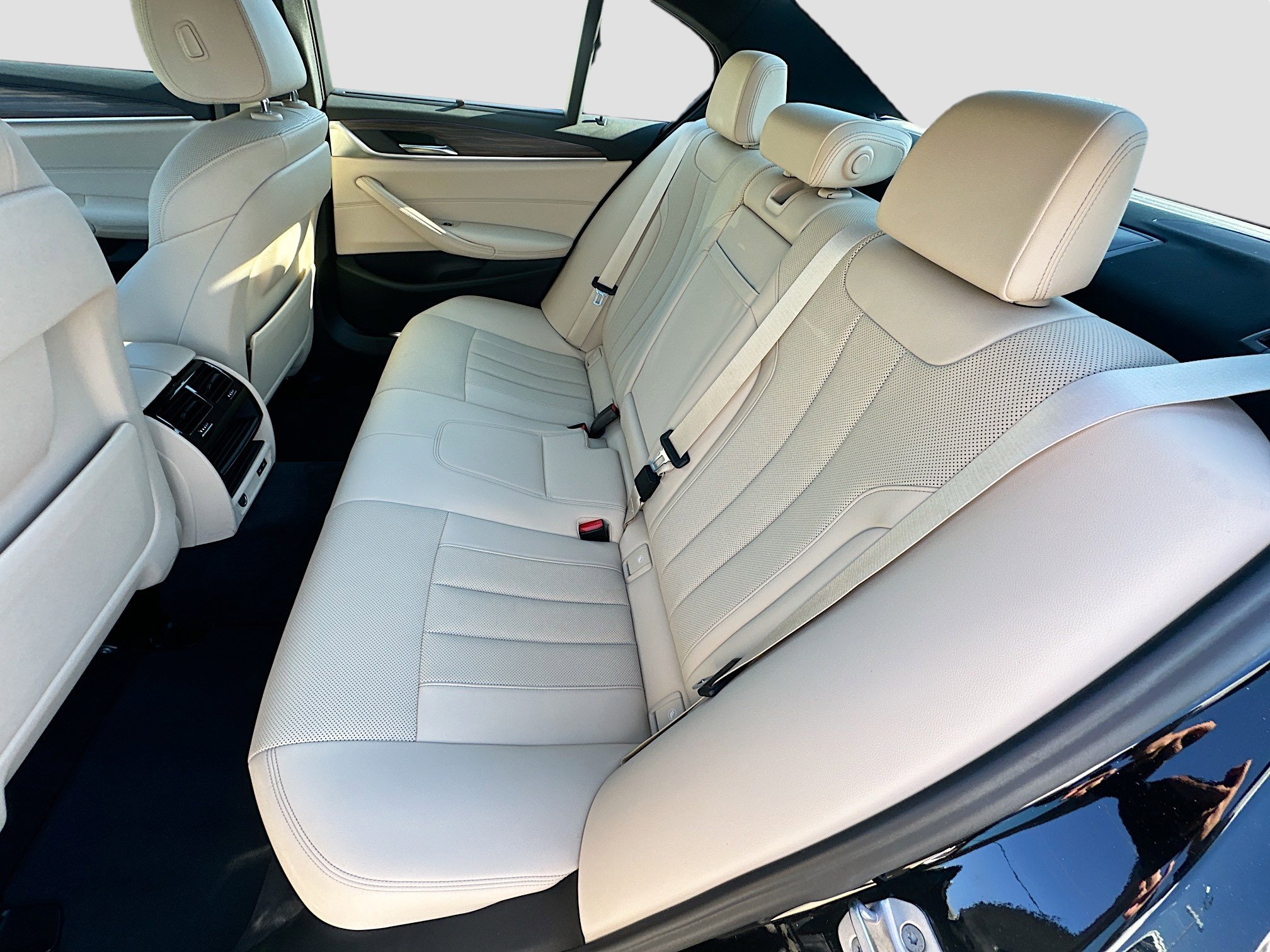 Used 2022 BMW 530i w/ Convenience Package image 26