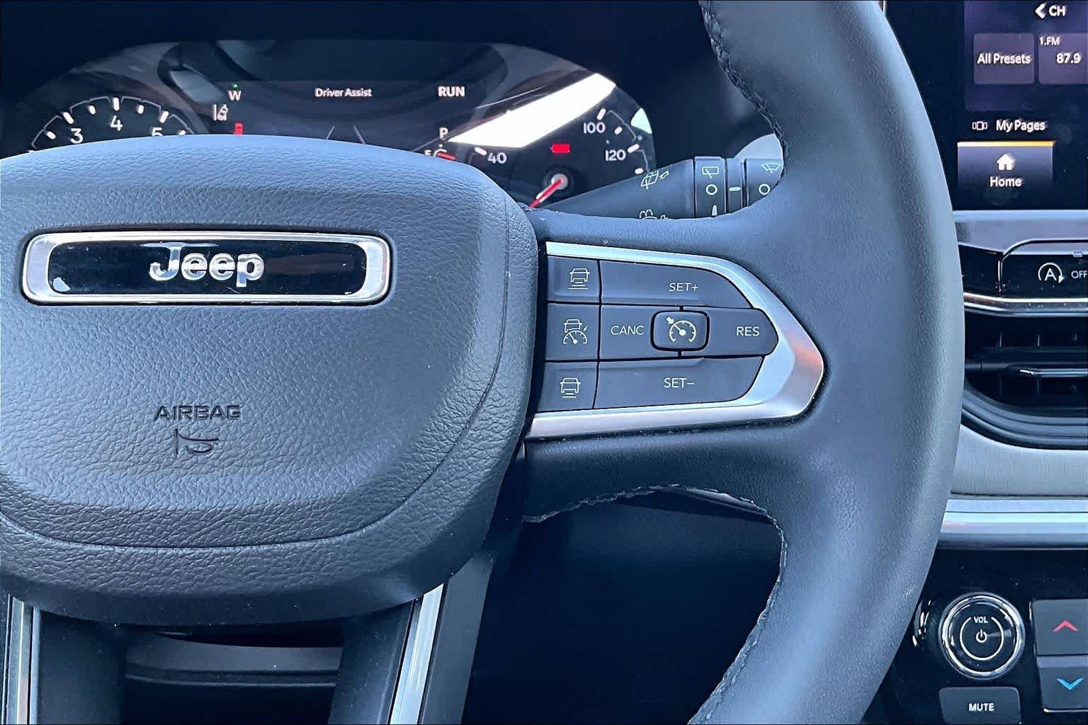 Used 2025 Jeep Compass Limited AWD/4WD image 21