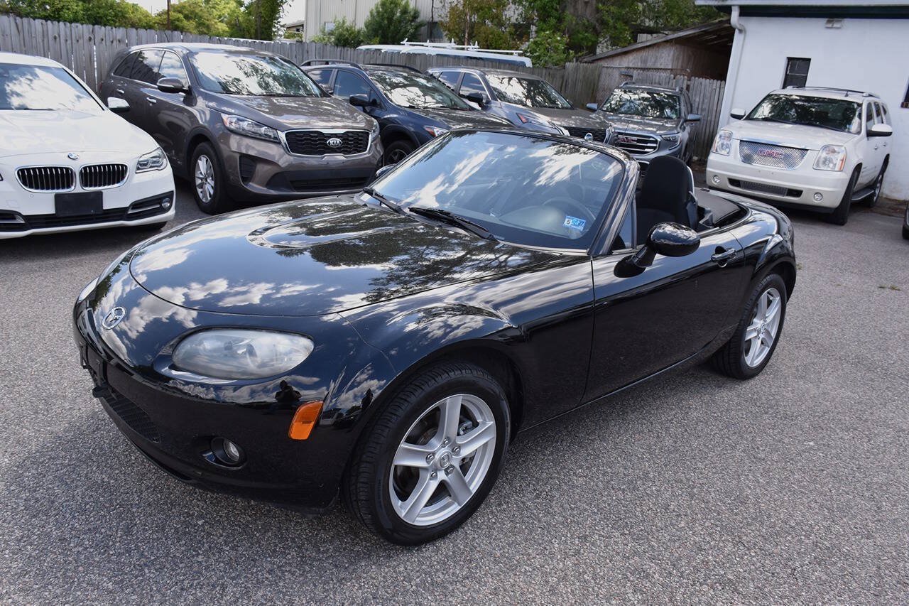 Used 2006 MAZDA MX-5 Miata Touring RWD image 1