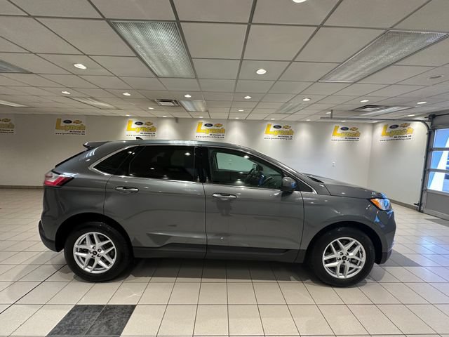 Used 2024 Ford Edge SEL w/ Convenience Package AWD/4WD image 3