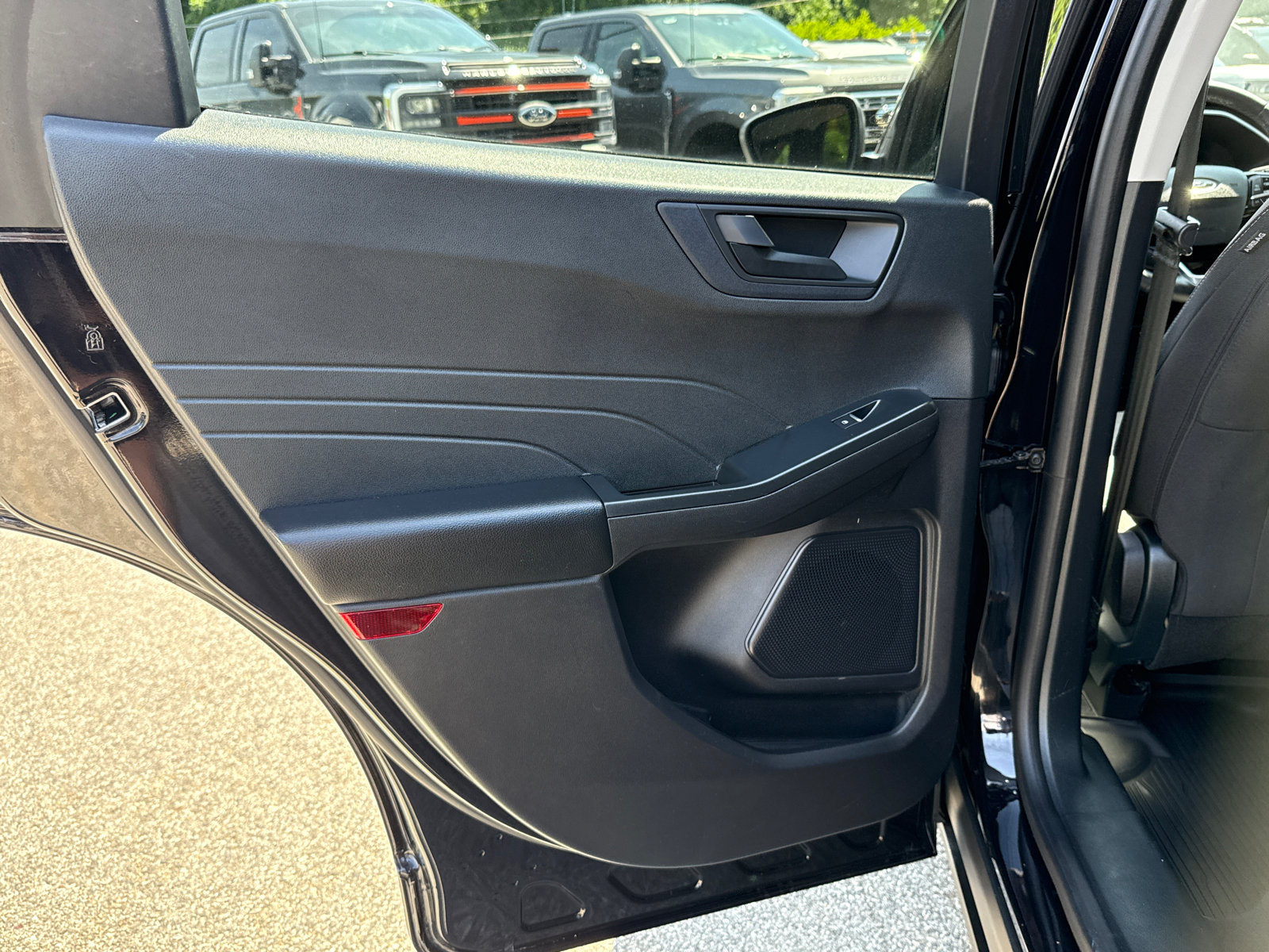 Certified 2022 Ford Escape SE w/ Cold Weather Package FWD image 19