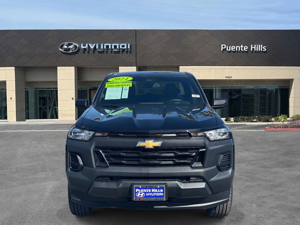 Used 2024 Chevrolet Colorado W/T image 2