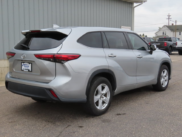 Used 2021 Toyota Highlander L FWD image 4