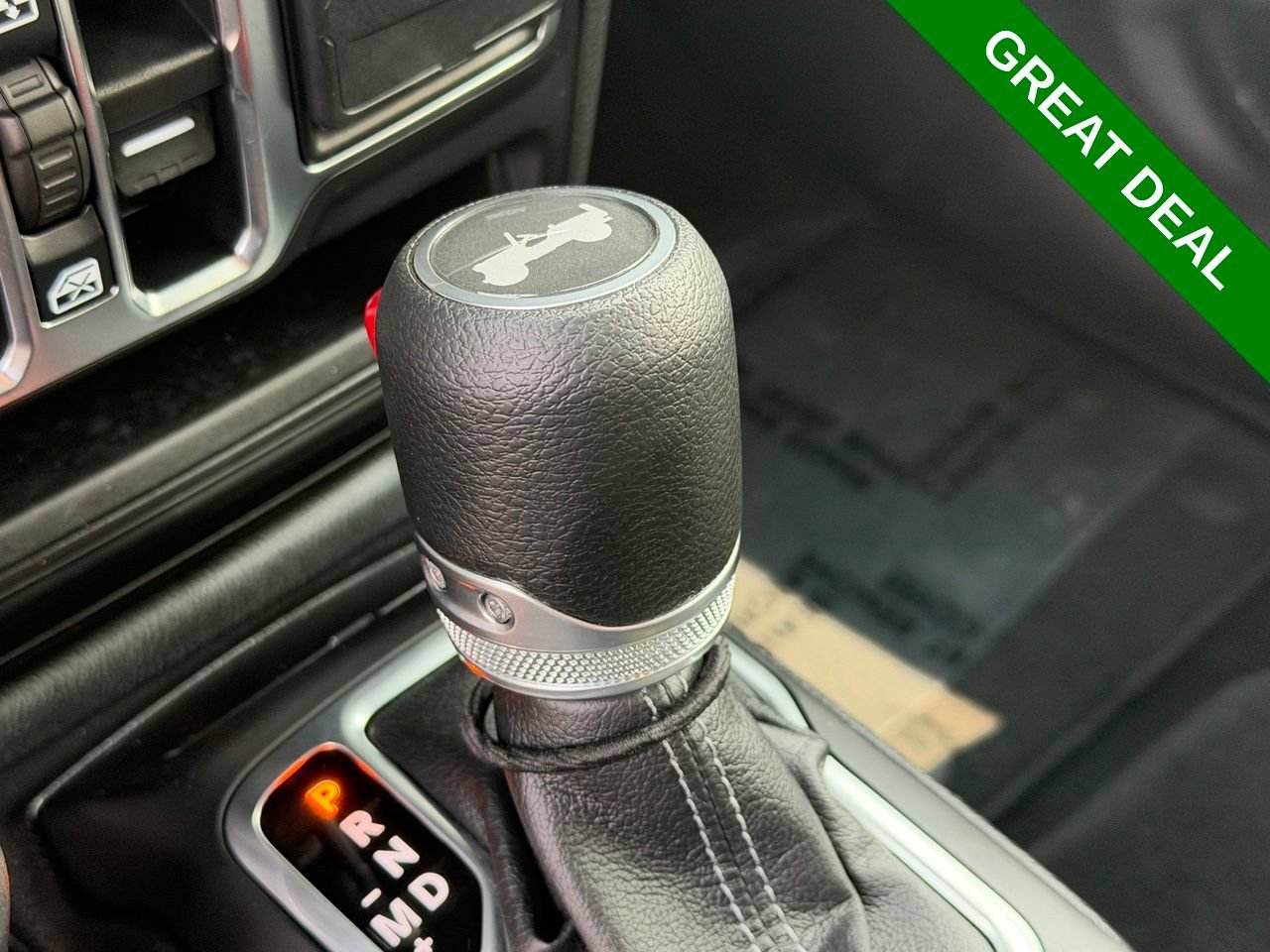 Used 2025 Jeep Wrangler Unlimited Sahara w/ Safety Group AWD/4WD image 18