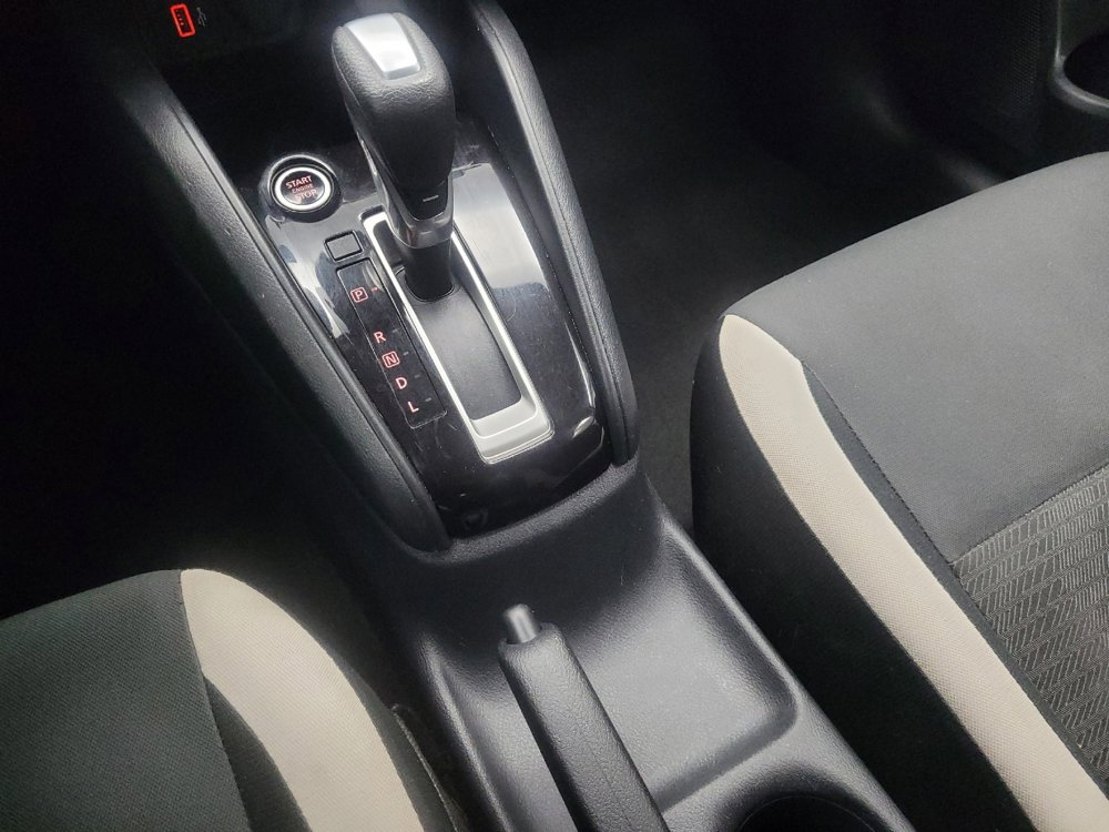 Used 2021 Nissan Versa SV image 26