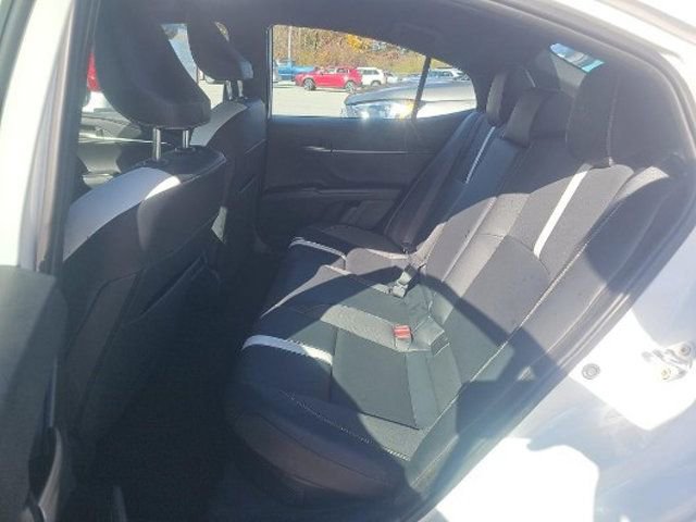 Used 2025 Toyota Camry SE image 6