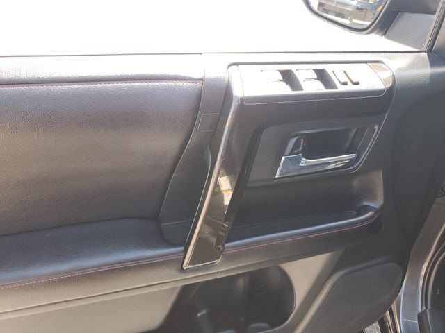 Used 2018 Toyota 4Runner TRD Off-Road AWD/4WD image 19