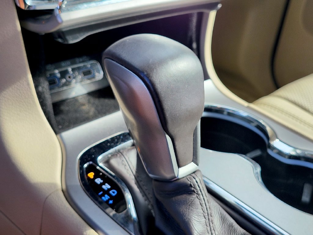 Used 2019 Jeep Grand Cherokee Overland AWD/4WD image 28