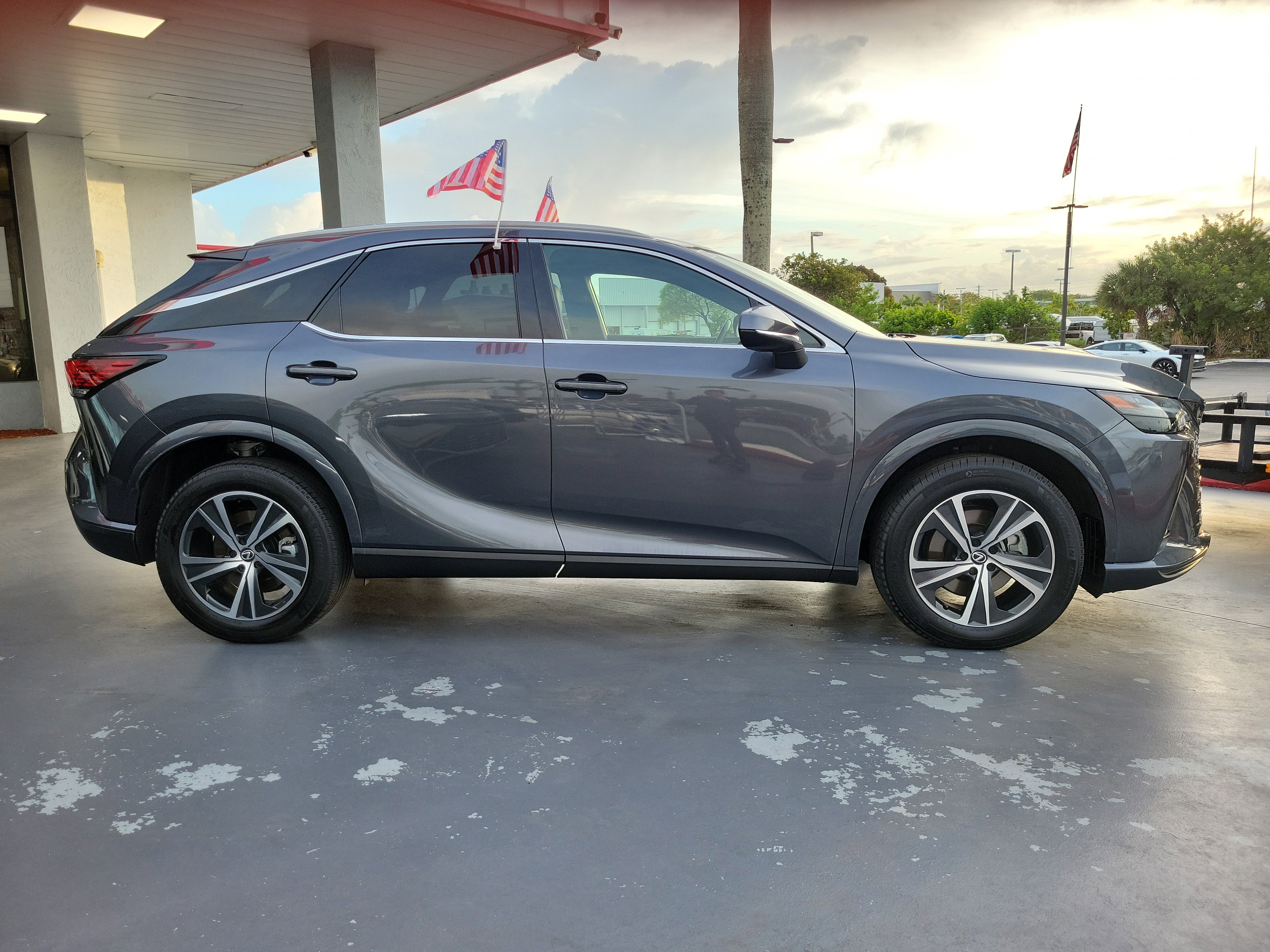 Used 2024 Lexus RX 350h w/ Accessory Package (Z1) image 13