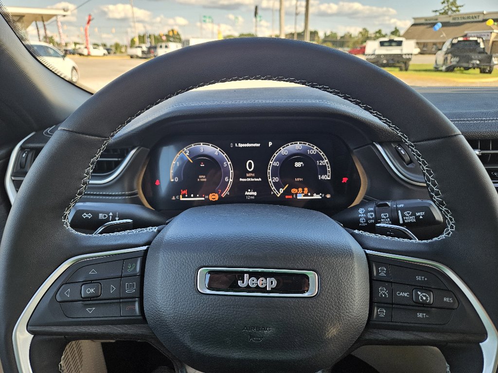 New 2025 Jeep Grand Cherokee L Limited w/ Trailer Tow Package image 8