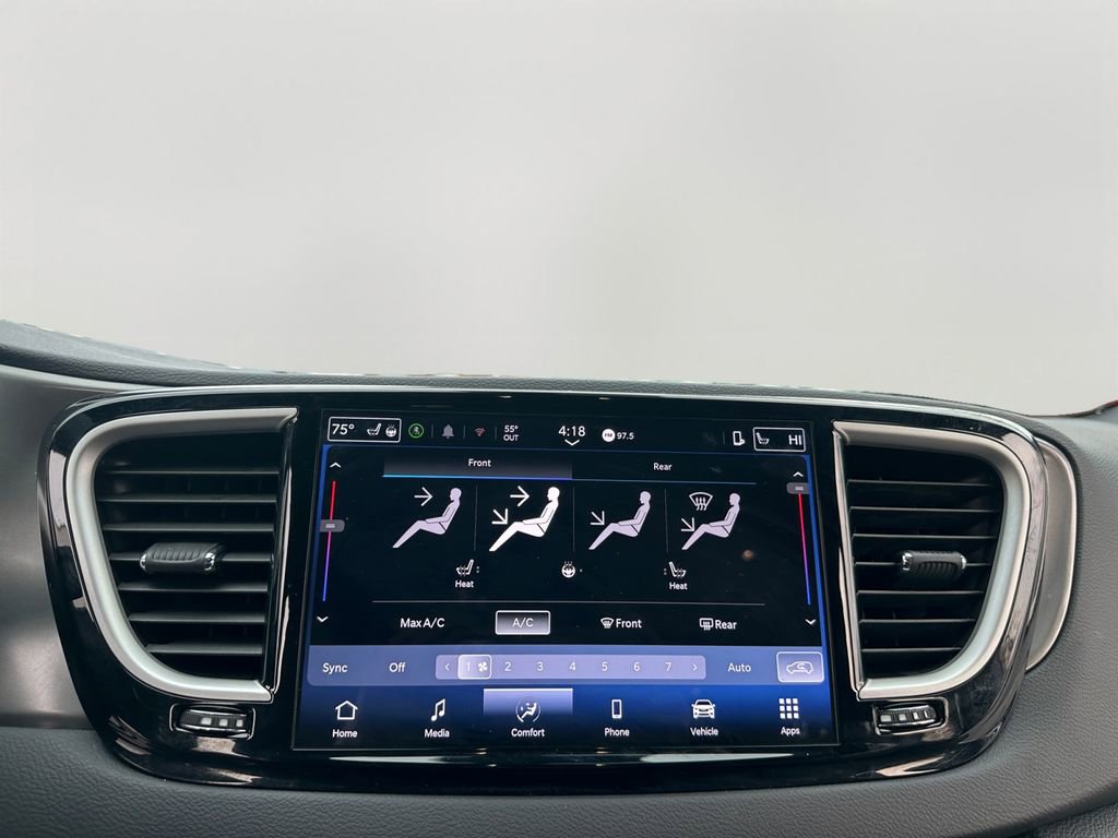 Used 2025 Chrysler Pacifica Select FWD image 15