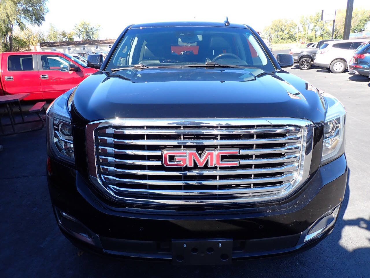 Used 2020 GMC Yukon XL SLT w/ Premium Edition image 2
