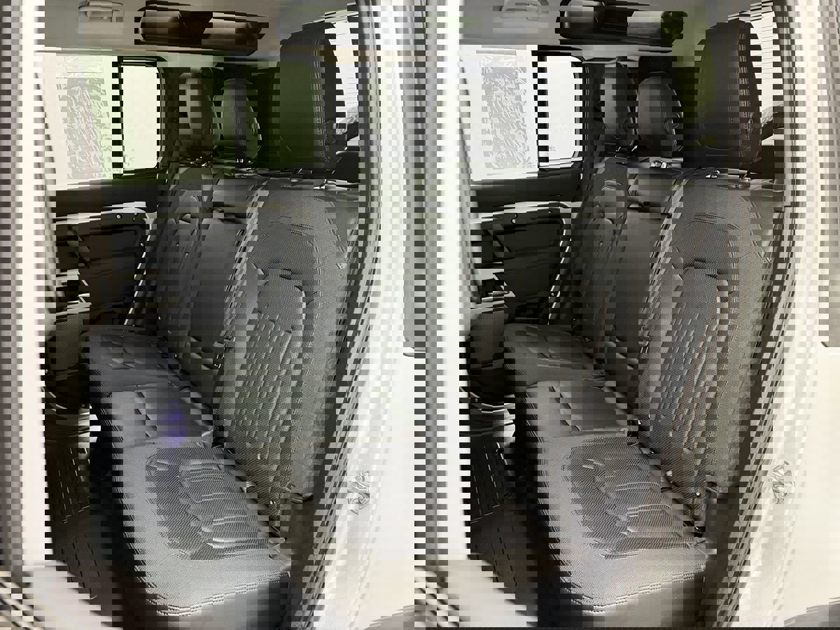 Used 2020 Land Rover Defender 110 First Edition image 43