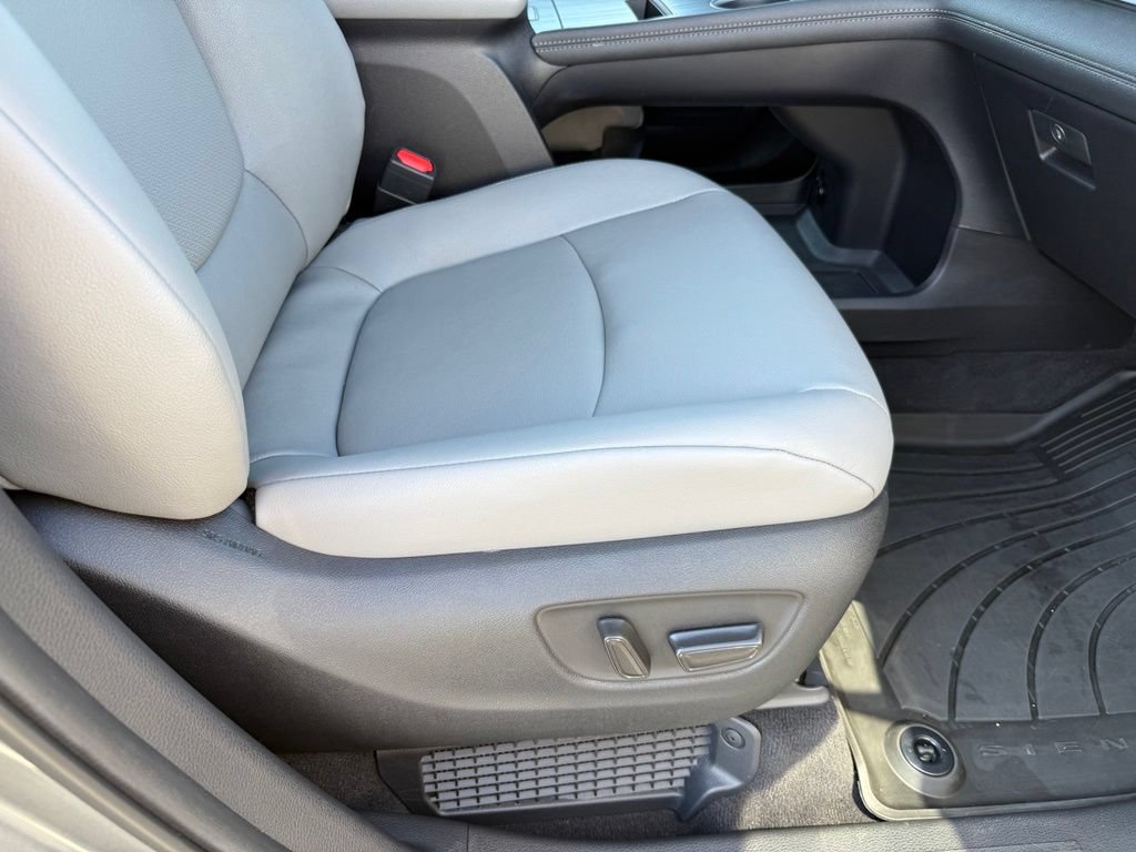 Certified 2026 Toyota Sienna XLE AWD/4WD image 46