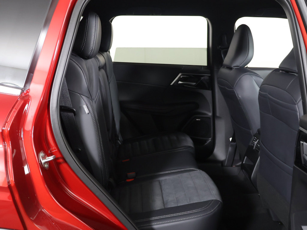 New 2026 Mitsubishi Outlander LE FWD image 31