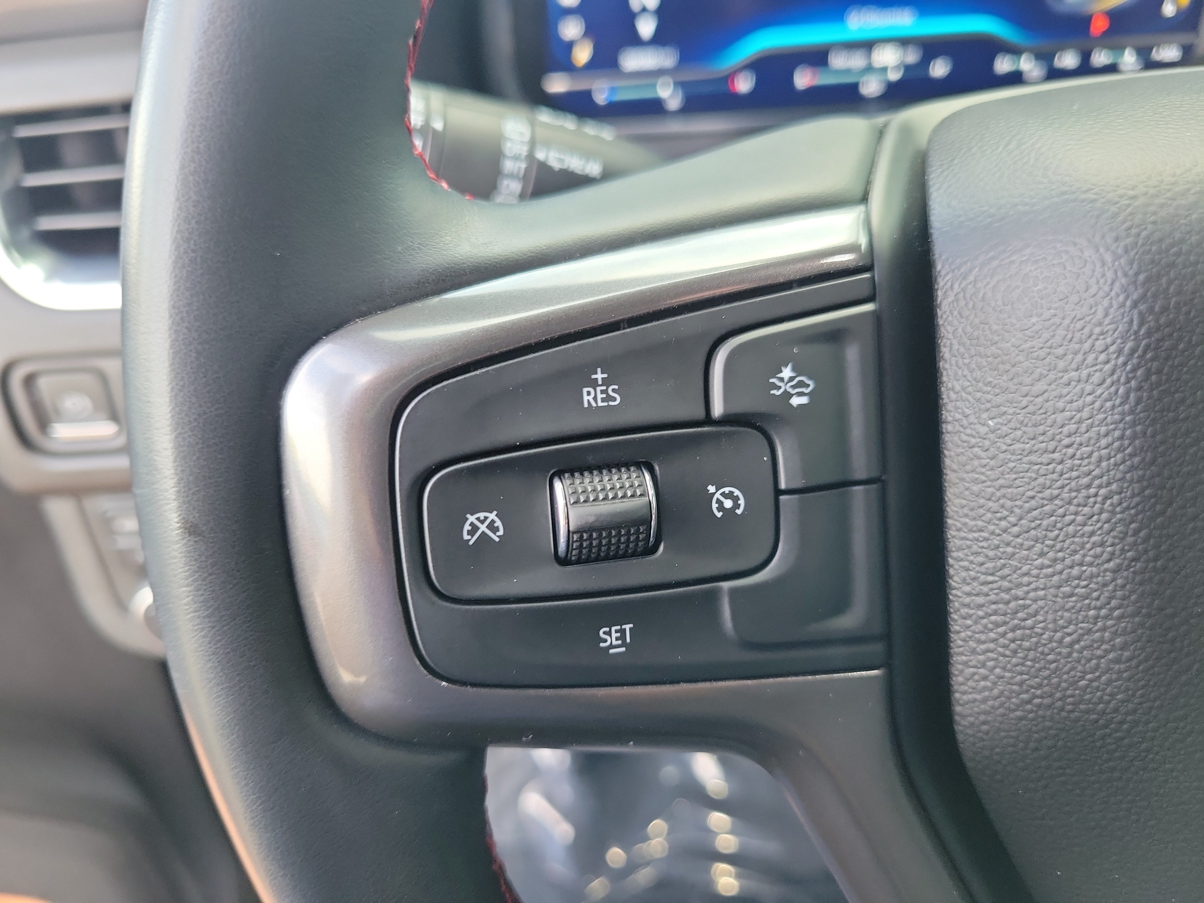 Used 2023 Chevrolet Suburban RST AWD/4WD image 28