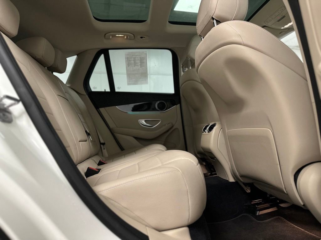 Used 2021 Mercedes-Benz GLC 300 image 20