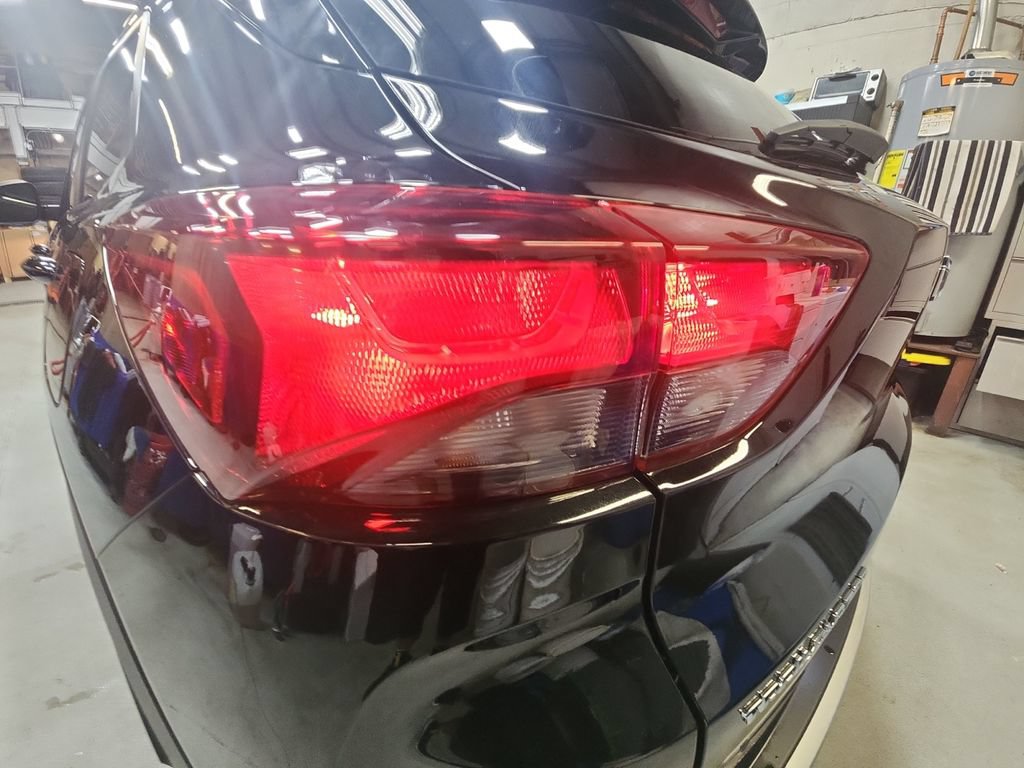 Used 2023 Chevrolet TrailBlazer LT FWD image 32