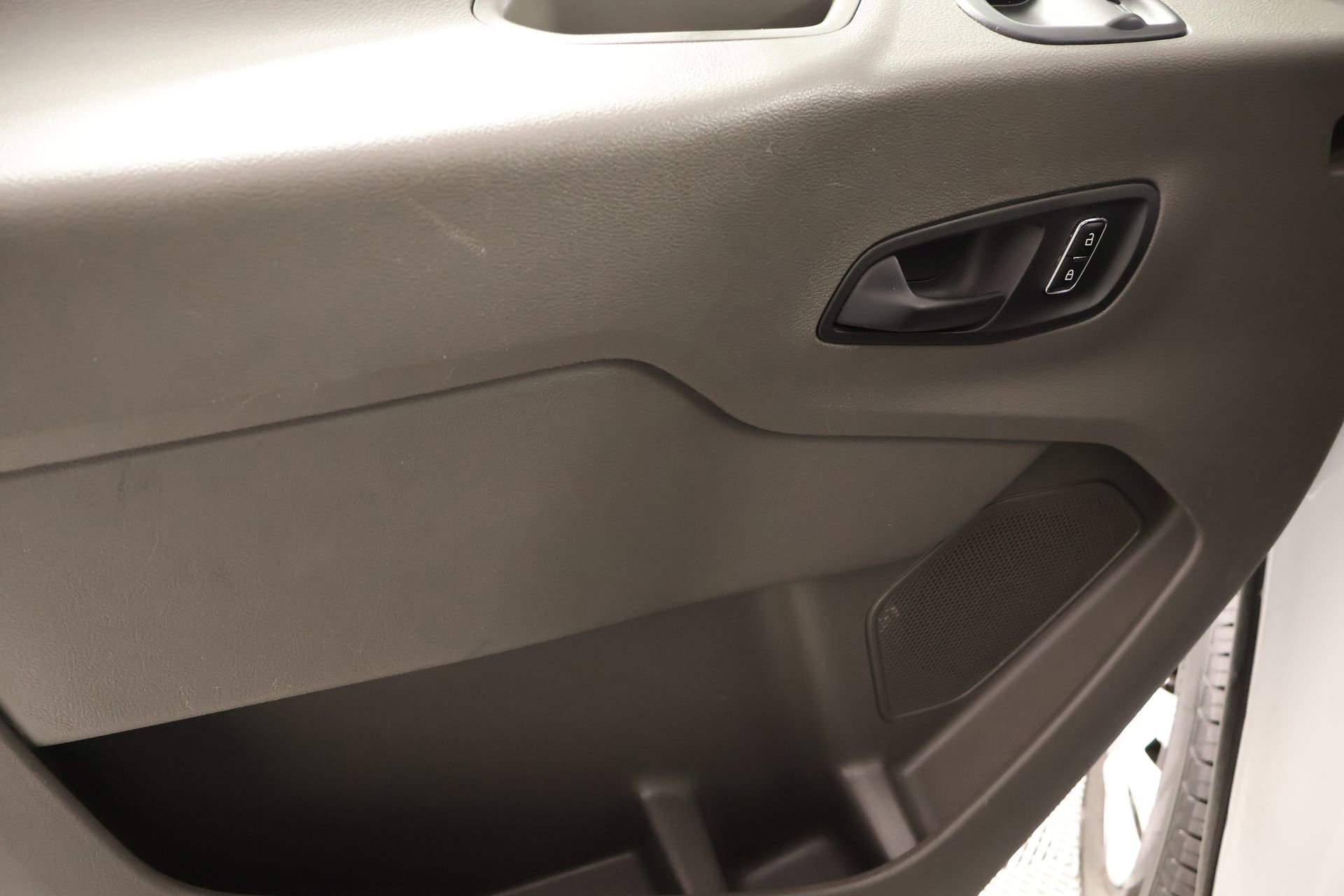 Used 2023 Ford Transit 350 XLT image 15