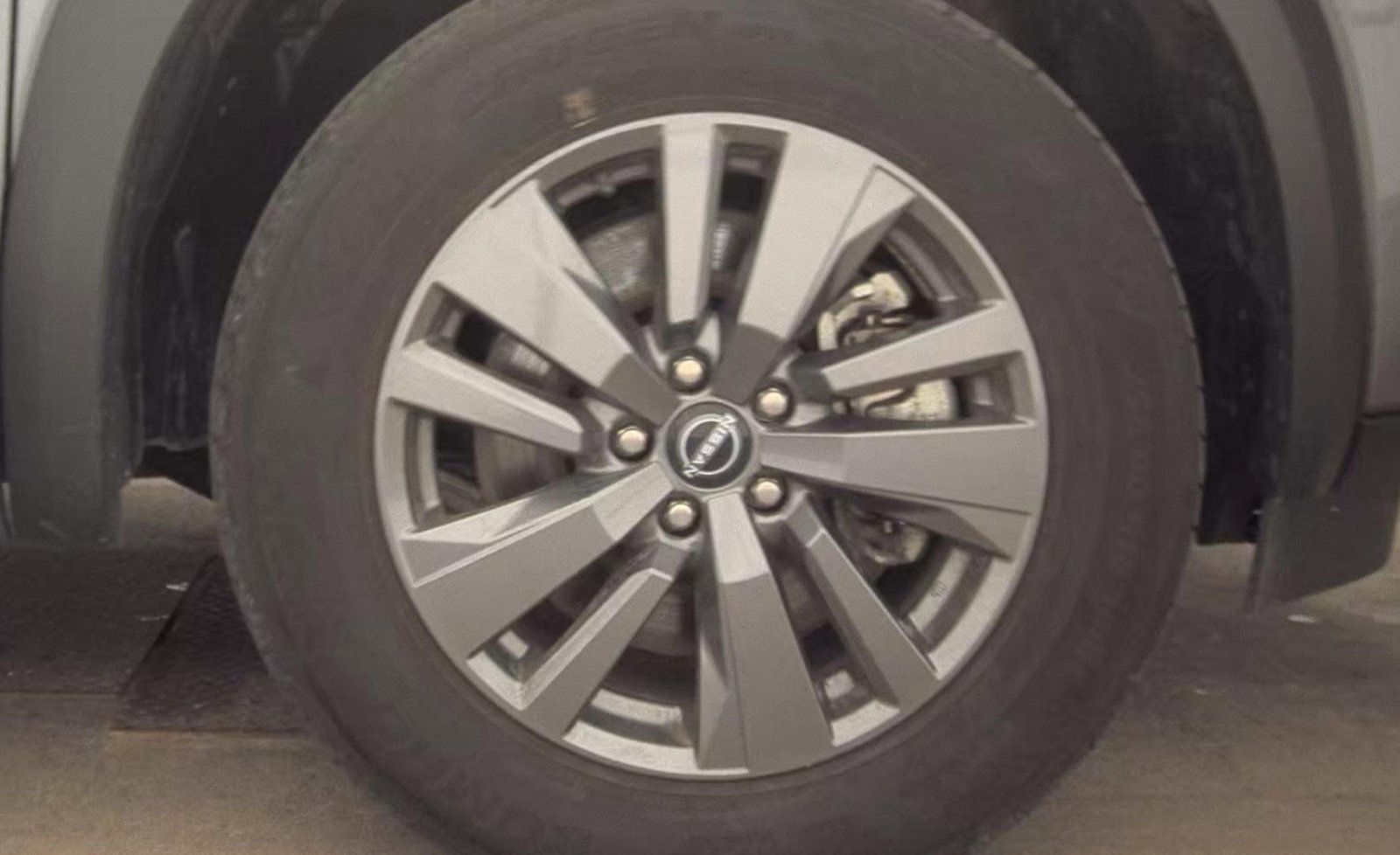 Used 2025 Nissan Pathfinder SV FWD image 22